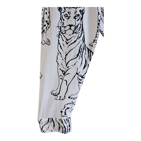 JANE + DELANCEY Women's XL Blouse Big Cats Cheetah Tiger Safari Button Up 44" - Picture 4 of 7